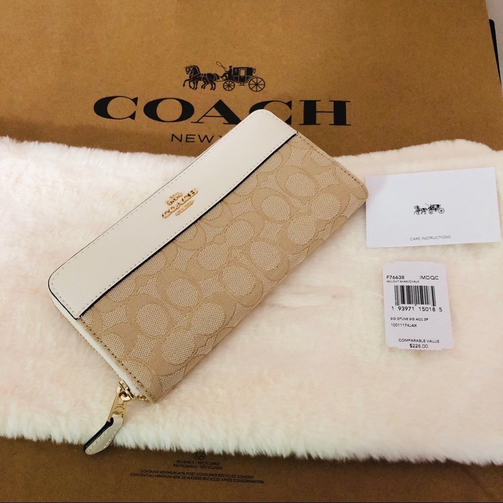 ❌sold❌ Zip wallet in Signature Jacquard